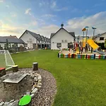 Large Homes Close To The Hébergement de vacances *