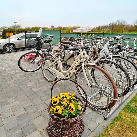Large Homes Close To The Prázdninový dům *