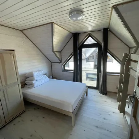 Large Homes Close To The Prázdninový dům