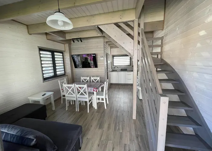 بيت للعطل Large Homes Close To The