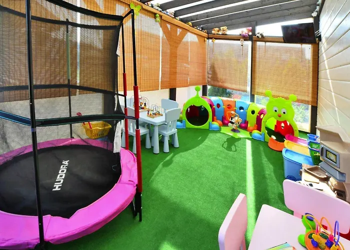 بيت للعطل Large Homes Close To The سيانوزيتي