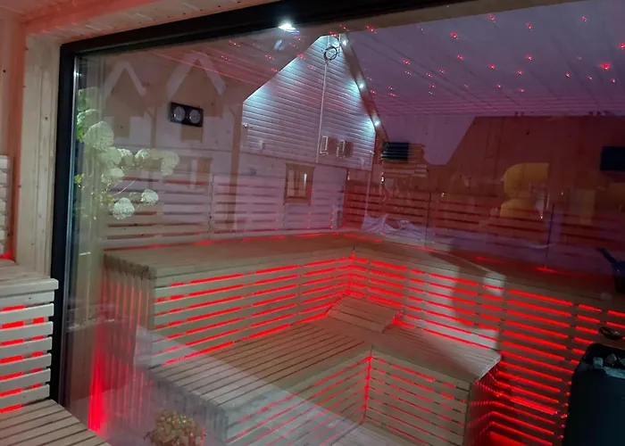 Large Homes Close To The * سيانوزيتي