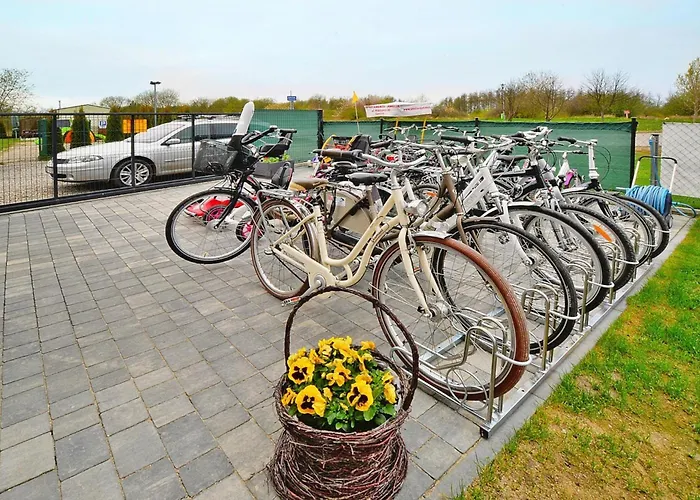 Large Homes Close To The بيت للعطل *