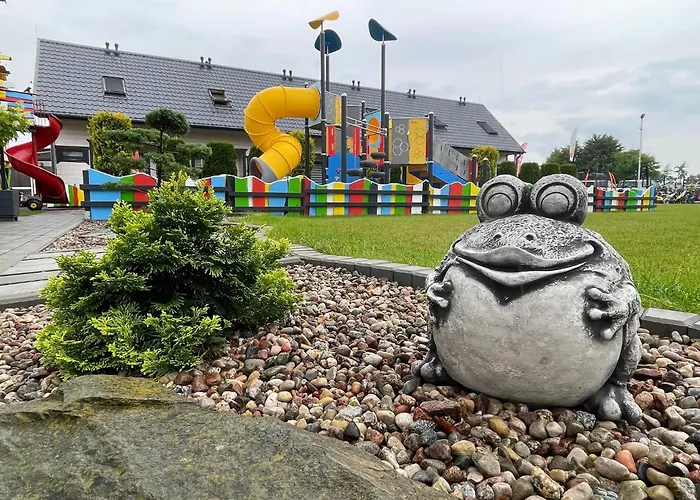 Large Homes Close To The بيت للعطل