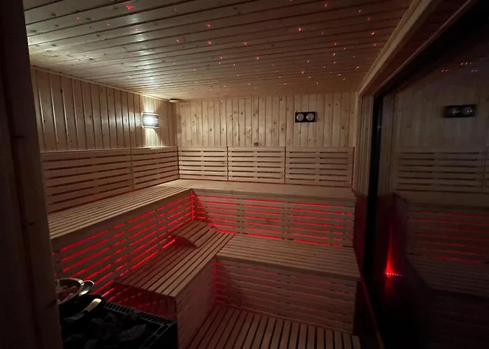 بيت للعطل Large Homes Close To The