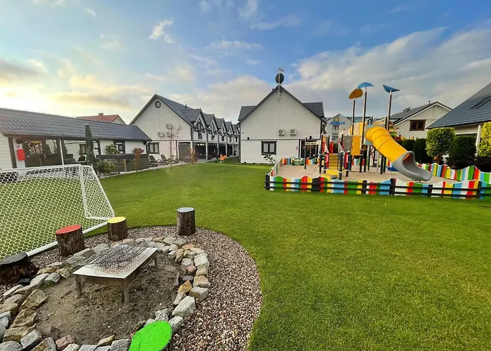 Large Homes Close To The بيت للعطل *