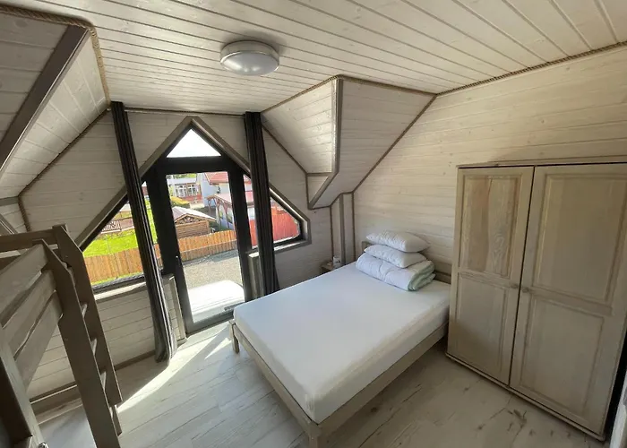 Large Homes Close To The * سيانوزيتي